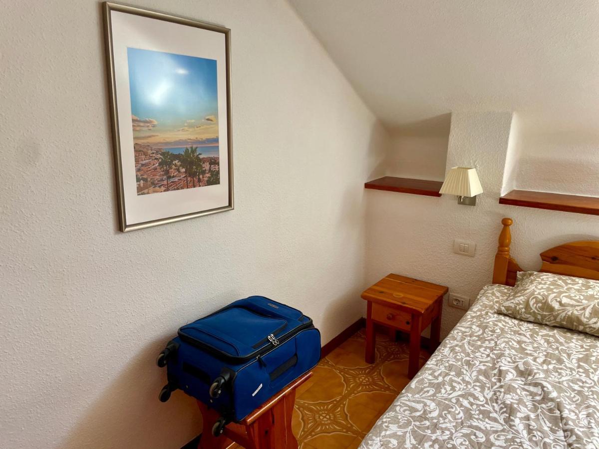 Sunny 2-Bedroom Apartment In Parque Santiago II Playa de las Americas  Esterno foto