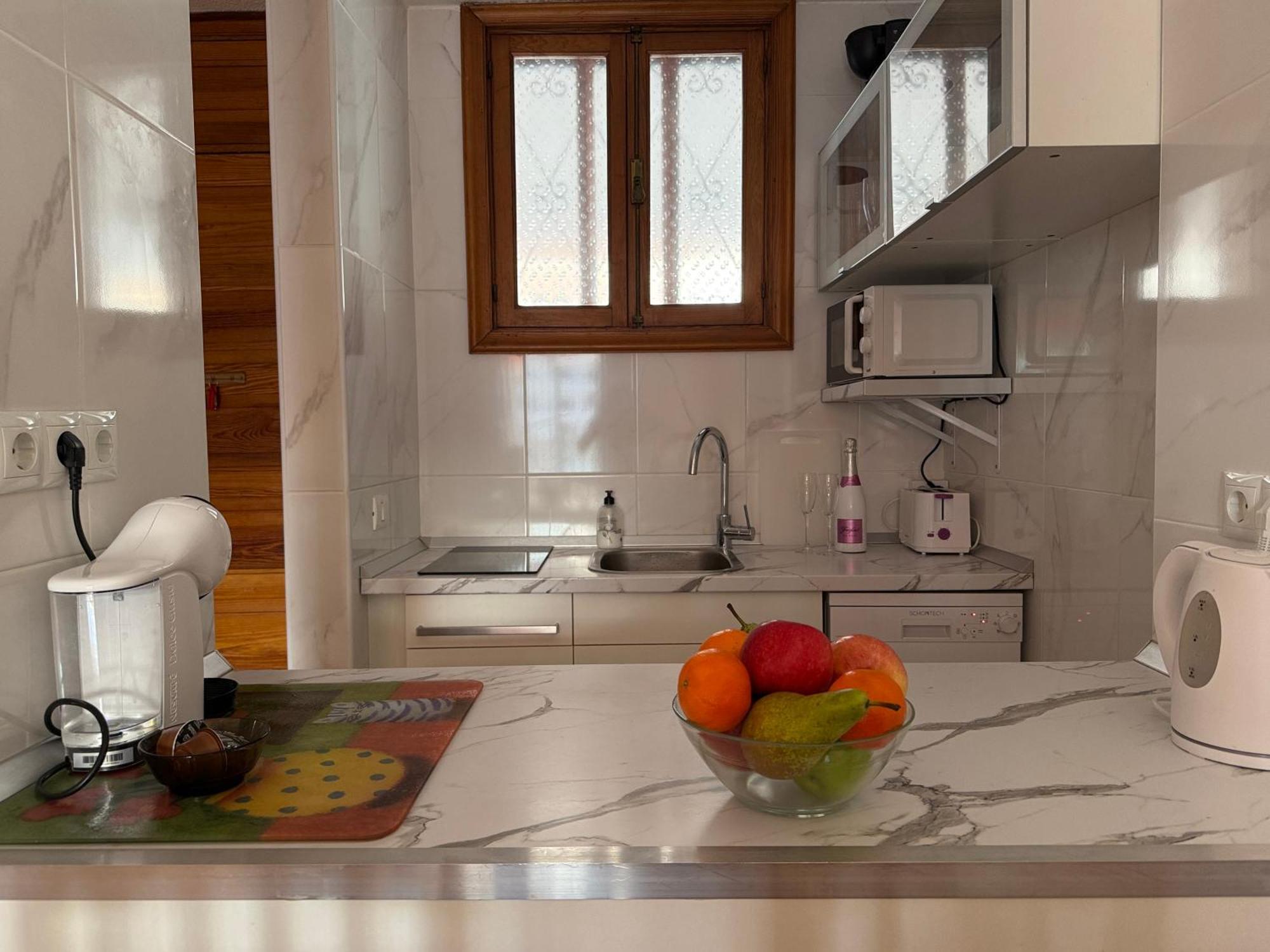 Sunny 2-Bedroom Apartment In Parque Santiago II Playa de las Americas  Esterno foto
